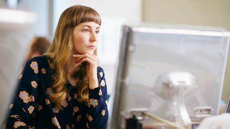 A woman working for a financial institution